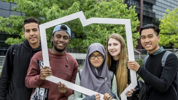 Mmebuat Jaringan Sejak Dini
