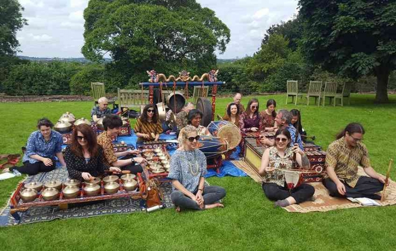 Mengenali Budaya dan Etika Sosial