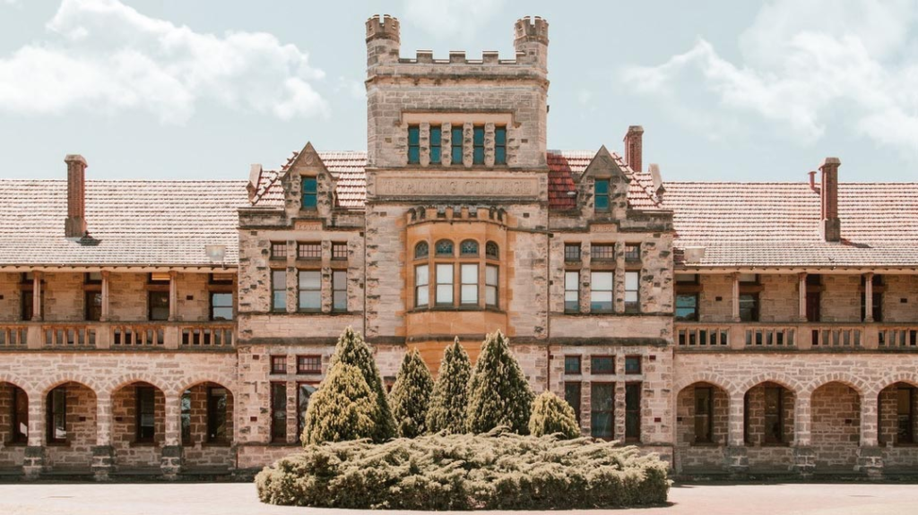 The University of Western Australia (UWA) 